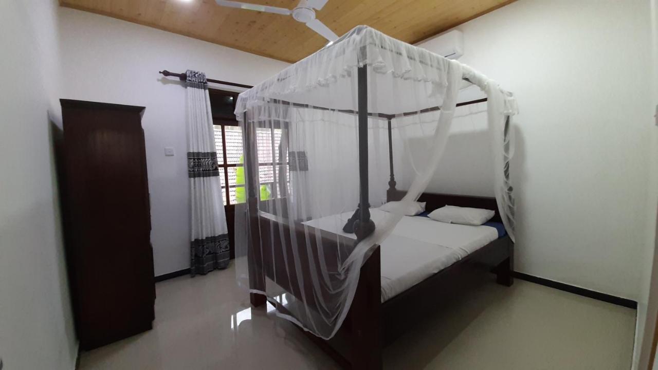 Bandulas Beach House Hikkaduwa Exterior photo