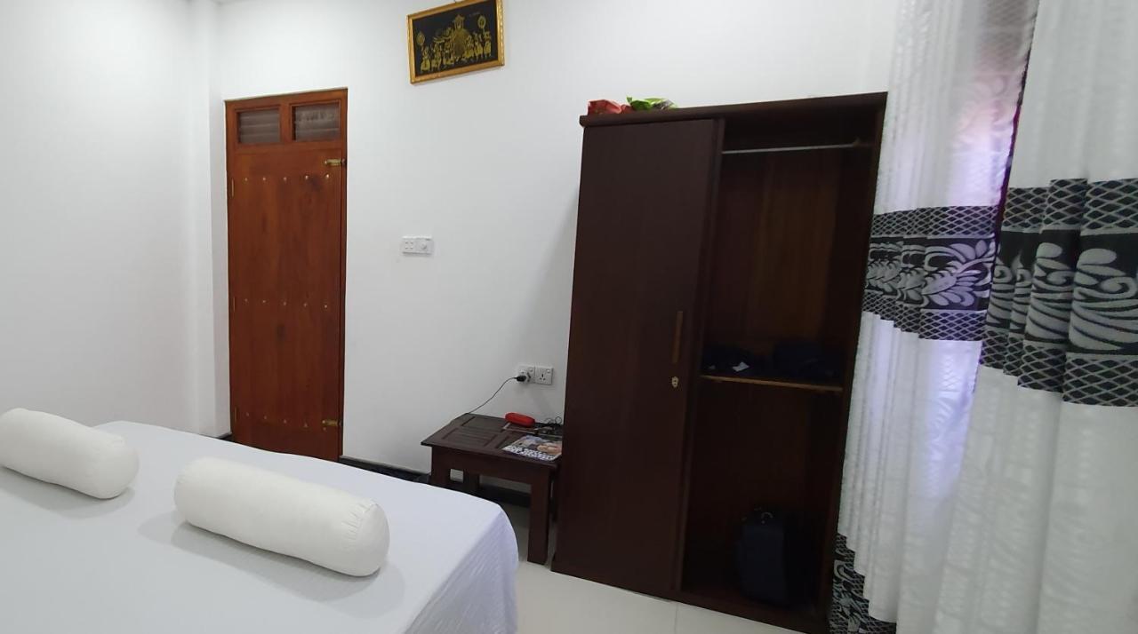 Bandulas Beach House Hikkaduwa Exterior photo
